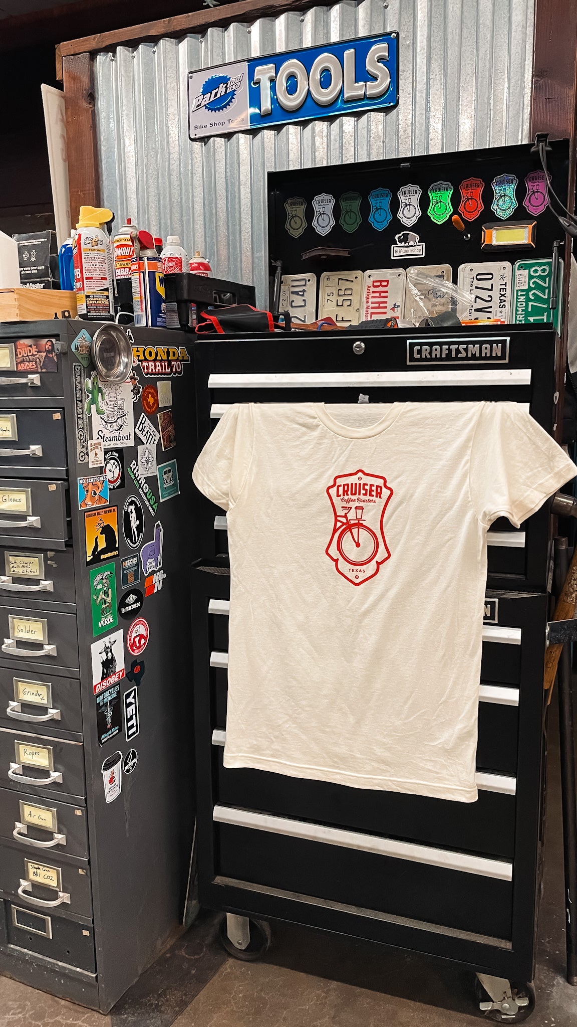 Cruiser T-Shirt - Cream & Cougar Red